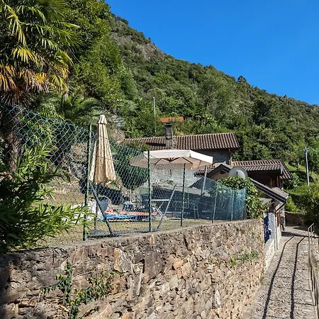 Dom wakacyjny Rustico Diana Mit Garten Und Seeblick